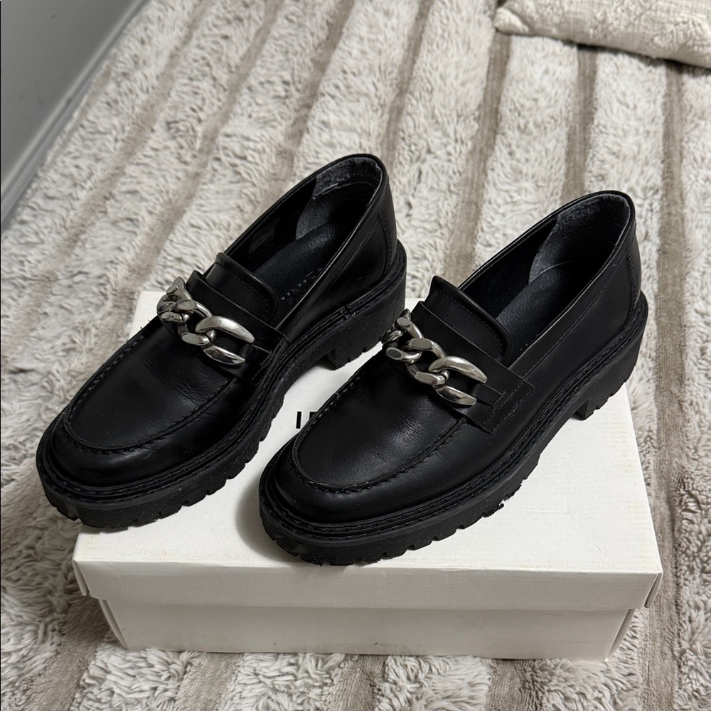 Elegant Black Loafers with Chain Detail
